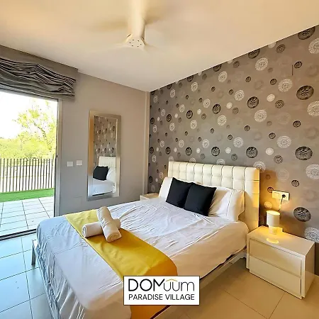 Domuum Holidays - Paradise Village Gf Apartment